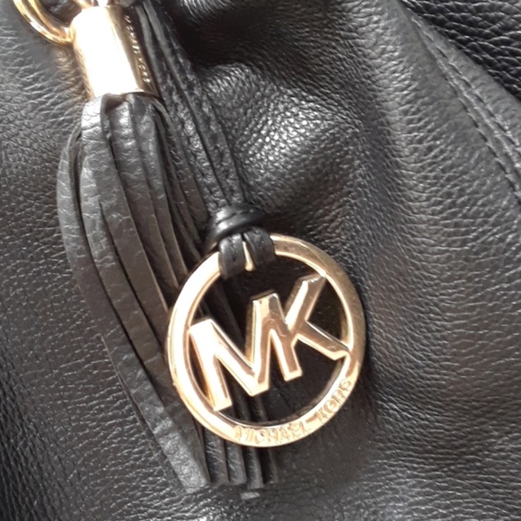 MICHAEL KORS..BLACK LEATHER HOBO - Picture 2 of 8